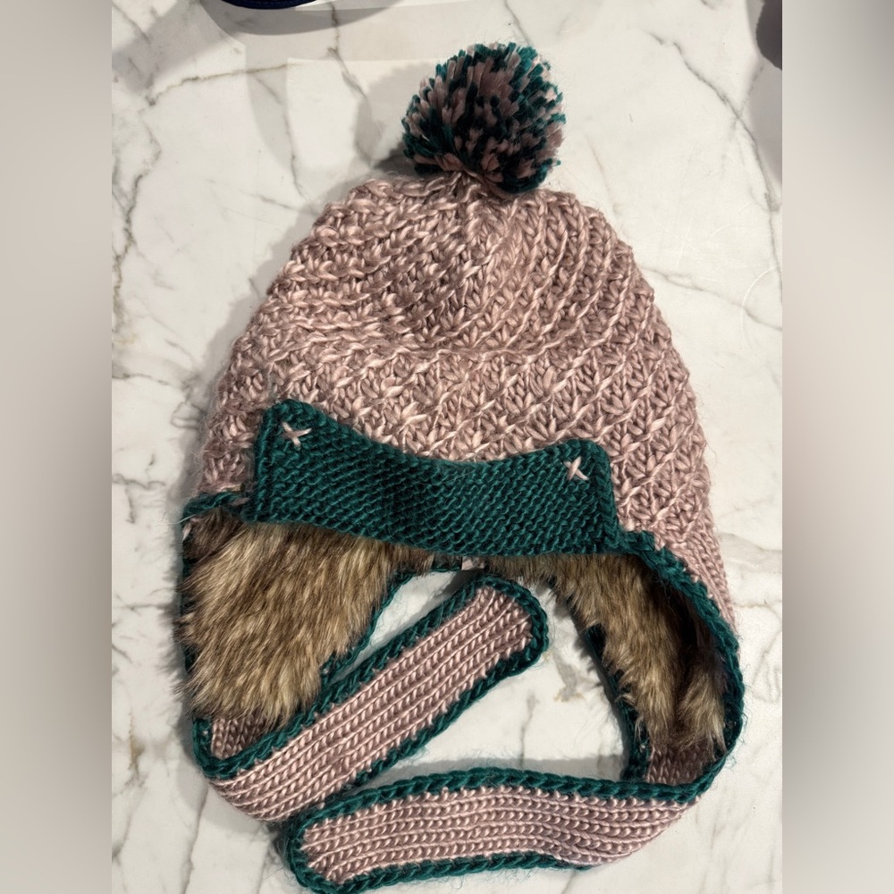 Pistil knit/faux fur hat in mauve/pinkish and turquoise good used condition